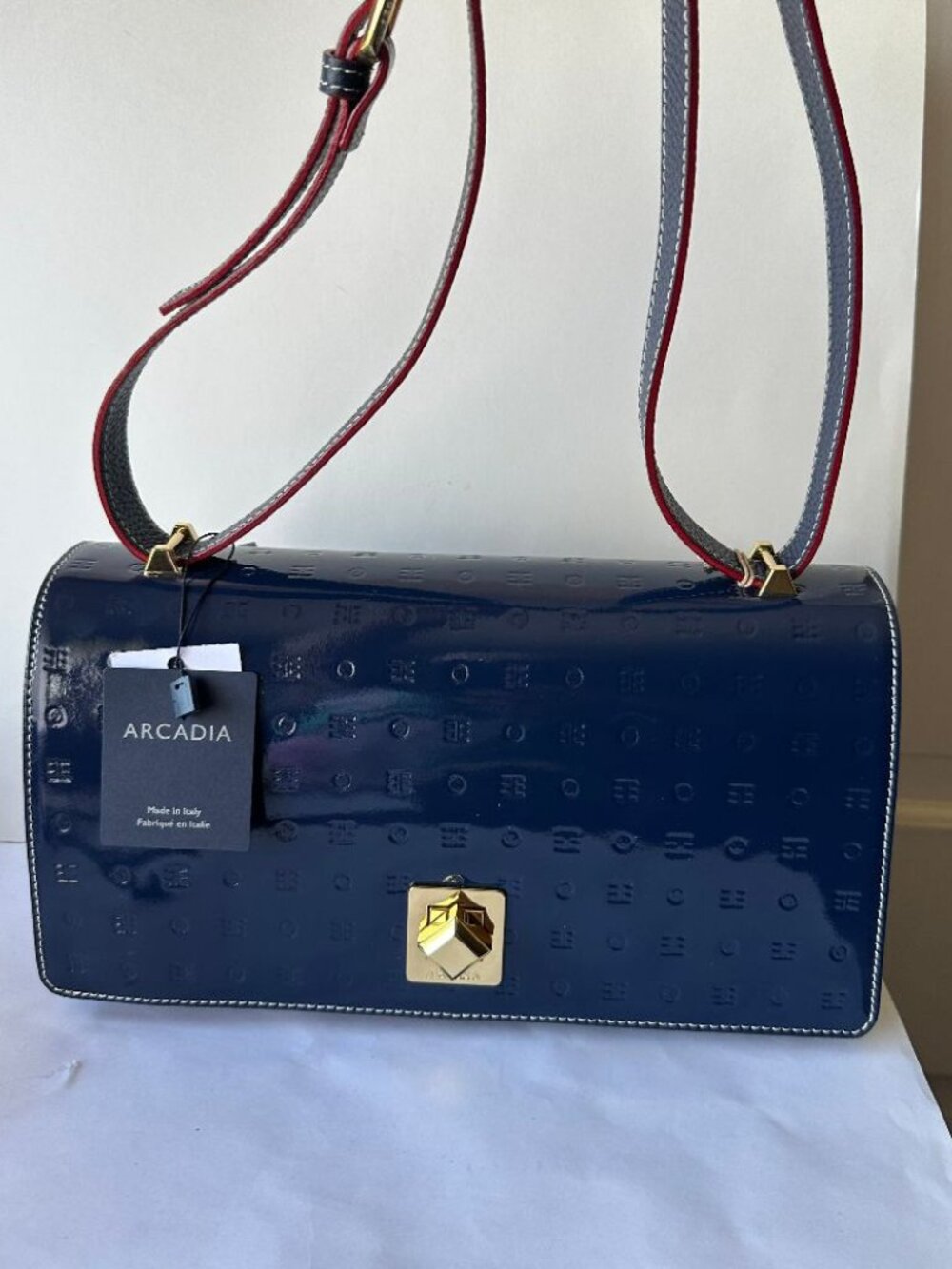 NWT ARCADIA Genuine Patent Leather Purse in Navy Blue